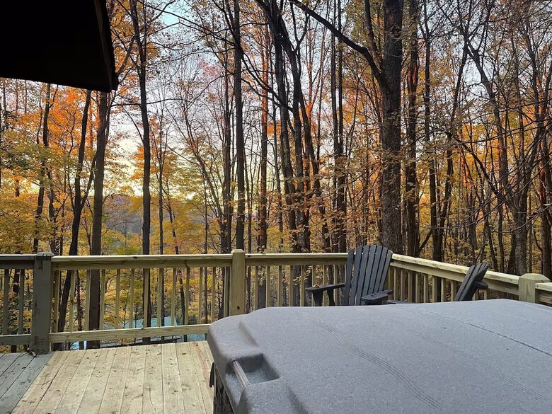 Cozy Log Cabin in the North Carolina Mountains - Zionville, North Carolina
