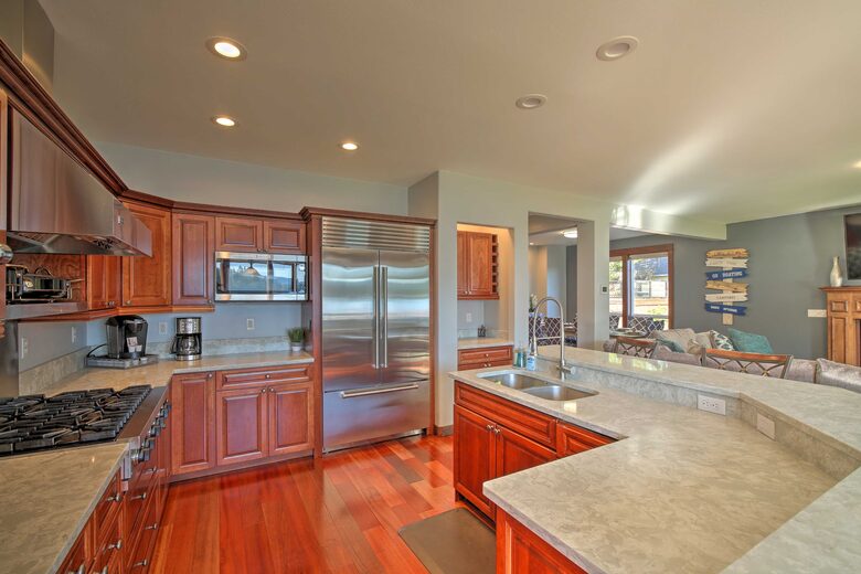 Waterfront Living in the Foothills of Mount Rainier - Eatonville, Washington