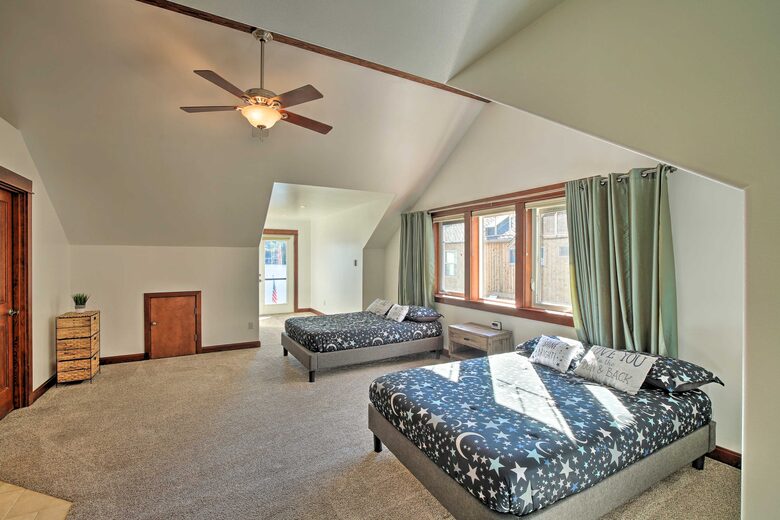 Waterfront Living in the Foothills of Mount Rainier - Eatonville, Washington