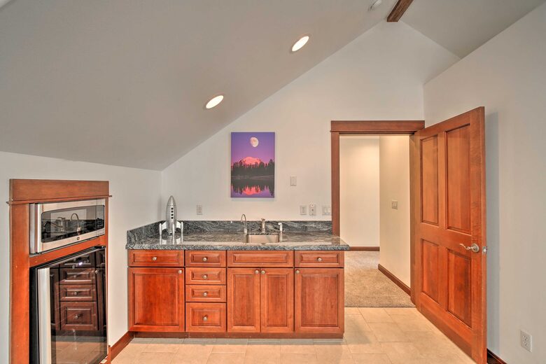 Waterfront Living in the Foothills of Mount Rainier - Eatonville, Washington