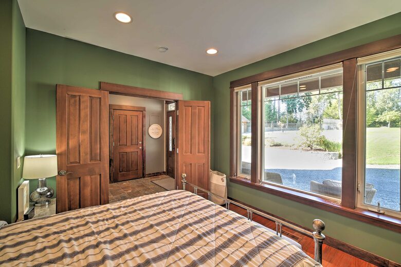 Waterfront Living in the Foothills of Mount Rainier - Eatonville, Washington