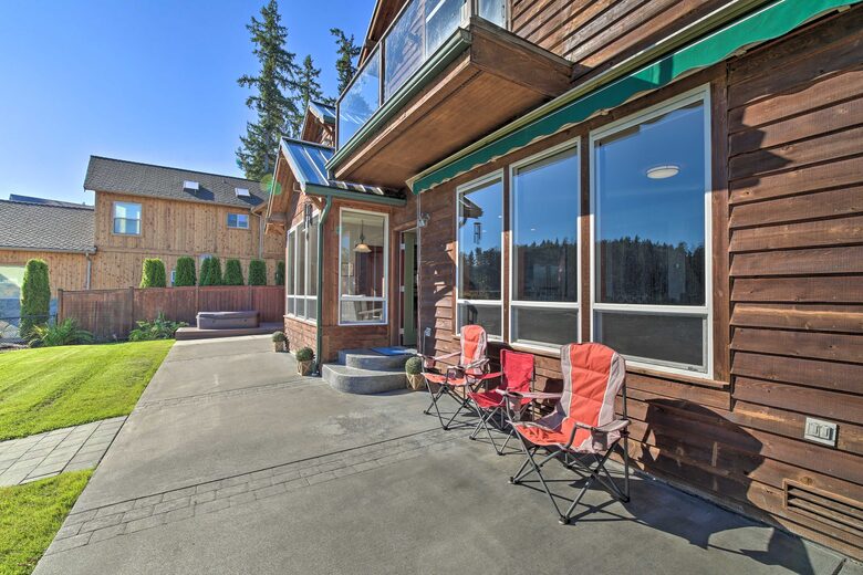 Waterfront Living in the Foothills of Mount Rainier - Eatonville, Washington