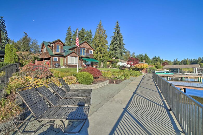 Waterfront Living in the Foothills of Mount Rainier - Eatonville, Washington