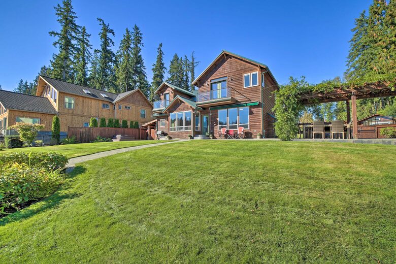 Waterfront Living in the Foothills of Mount Rainier - Eatonville, Washington