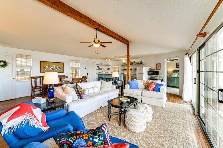 Kentucky Lakefront Retreat with Private Dock and Sunset Views - New Concord, Kentucky