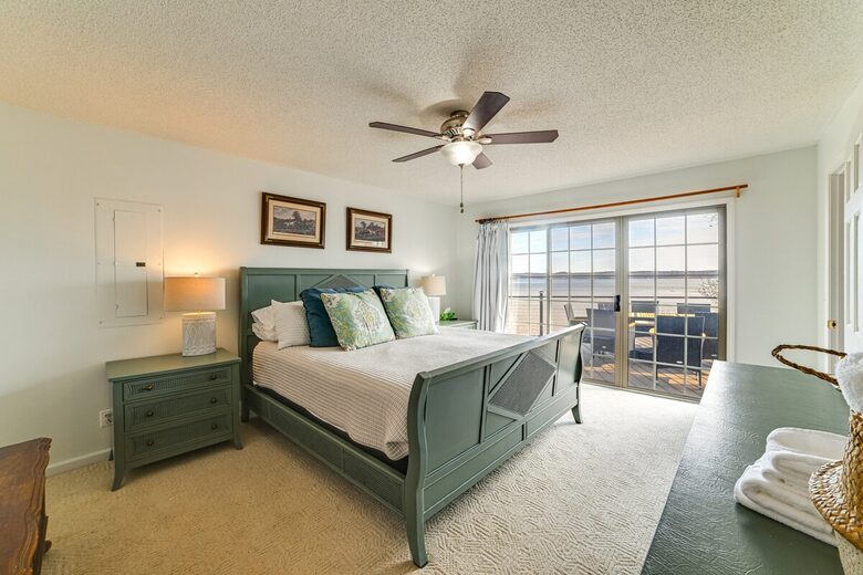 Kentucky Lakefront Retreat with Private Dock and Sunset Views - New Concord, Kentucky