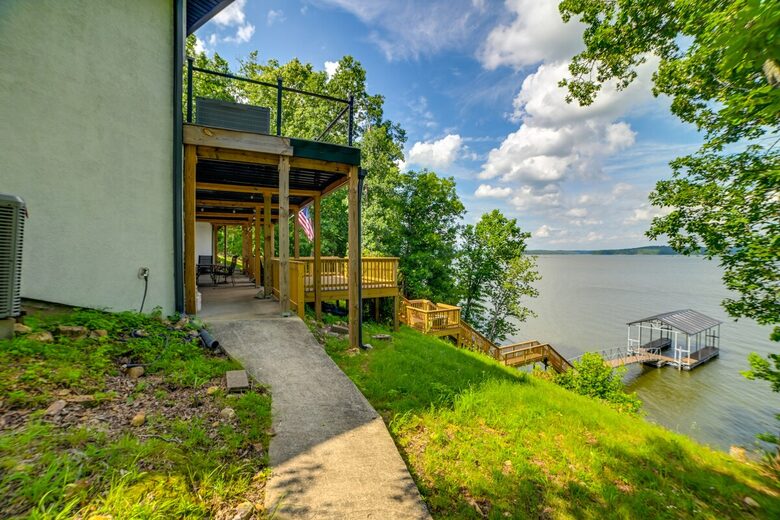 Kentucky Lakefront Retreat with Private Dock and Sunset Views - New Concord, Kentucky