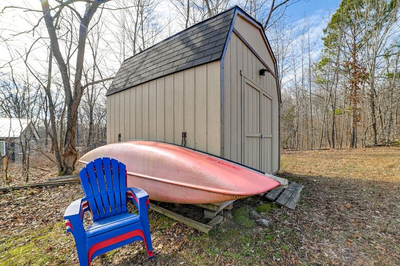 Kentucky Lakefront Retreat with Private Dock and Sunset Views - New Concord, Kentucky