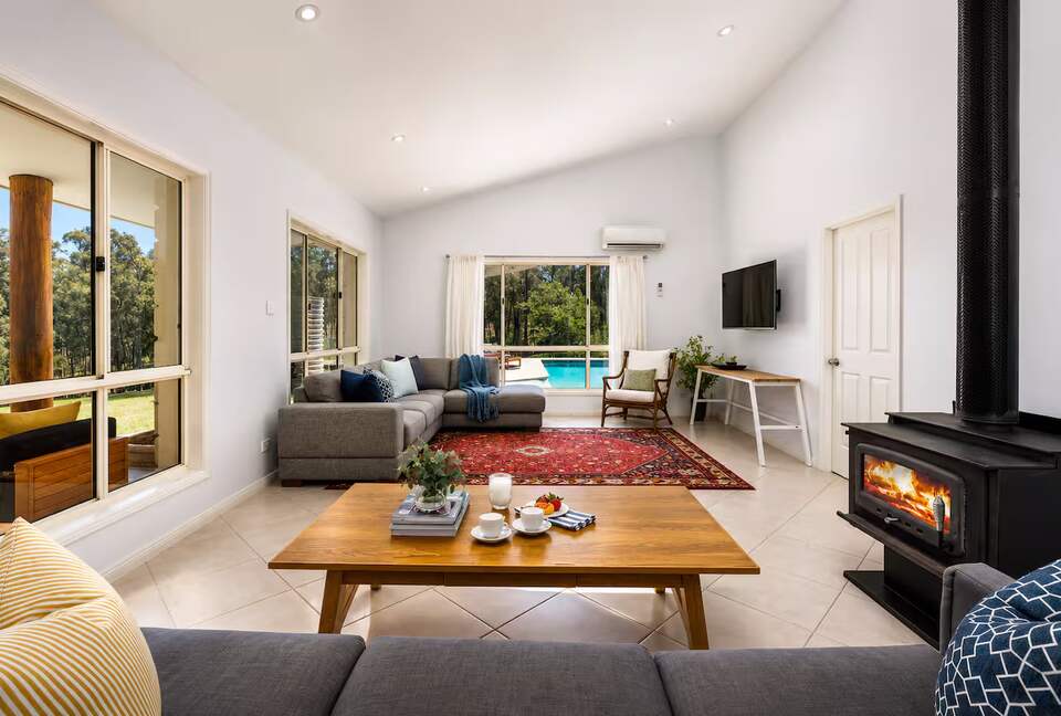 Hunter Valley Hilltop Retreat with Pool and Watagan Range Views - Mount View, Australia