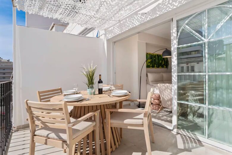 Elegant Terrace Apartment in Historic Marbella - Marbella, Spain
