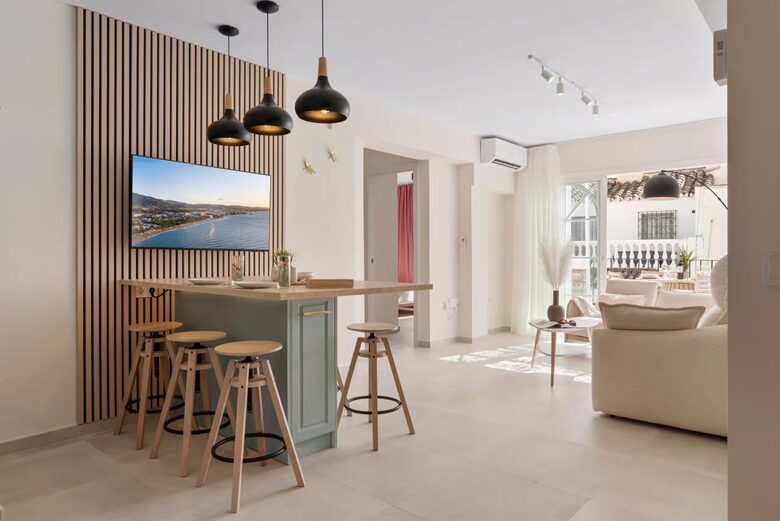 Elegant Terrace Apartment in Historic Marbella - Marbella, Spain