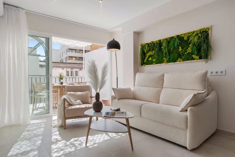Elegant Terrace Apartment in Historic Marbella - Marbella, Spain