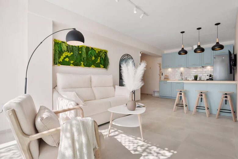 Elegant Terrace Apartment in Historic Marbella - Marbella, Spain
