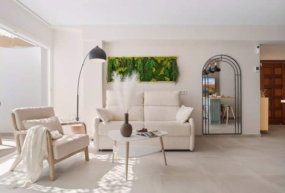 Elegant Terrace Apartment in Historic Marbella - Marbella, Spain