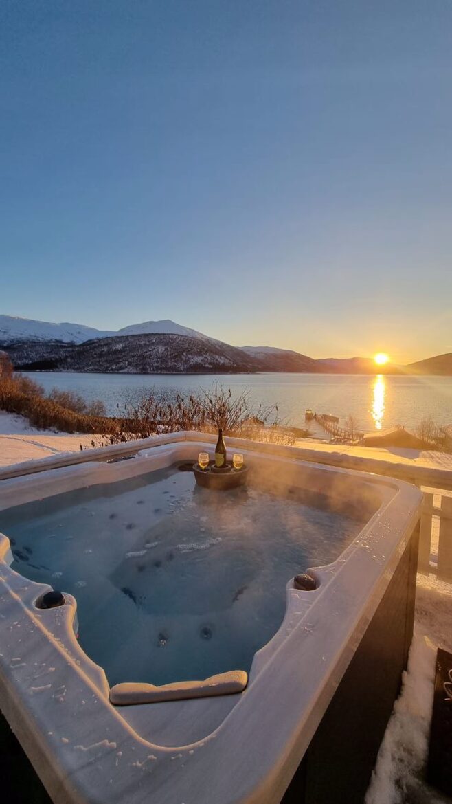 Arctic Lakeview Lodge in Kvænangen - Burfjord, Norway