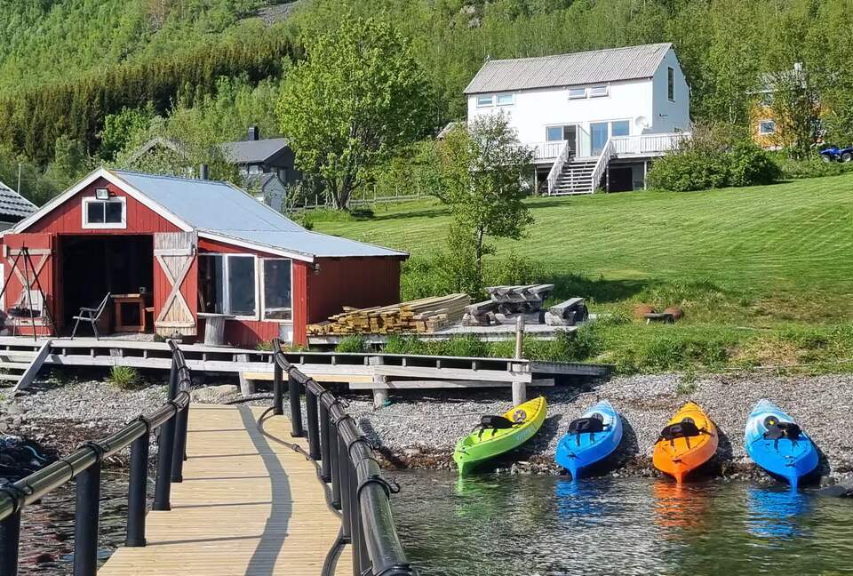 Arctic Lakeview Lodge in Kvænangen - Burfjord, Norway