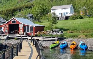 Arctic Lakeview Lodge in Kvænangen - Burfjord, Norway