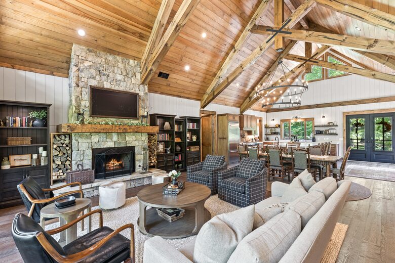 Toccoa Riverfront Lodge with Sauna and Hot Tub - Mineral Bluff, Georgia