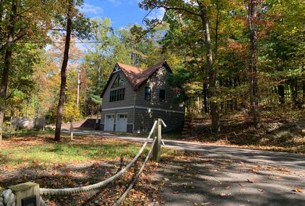 Waterfront Escape in the Heart of Seneca Lake Wine Country - Burdett, New York