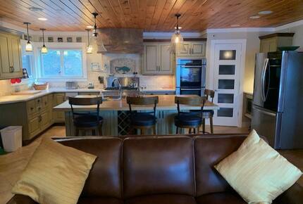Waterfront Escape in the Heart of Seneca Lake Wine Country - Burdett, New York