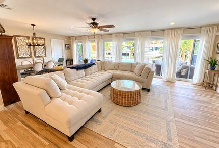 Lighthouse Point Escape with Private Dock & Pool - Lighthouse Point, Florida