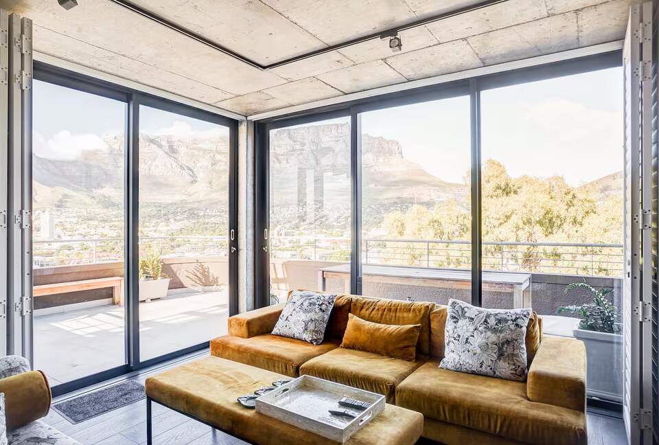 Bo-Kaap Corner Residence with Panoramic Cape Town Views - Cape Town, South Africa