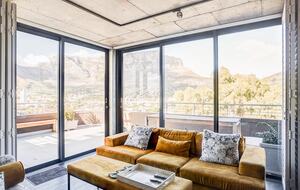 Bo-Kaap Corner Residence with Panoramic Cape Town Views - Cape Town, South Africa