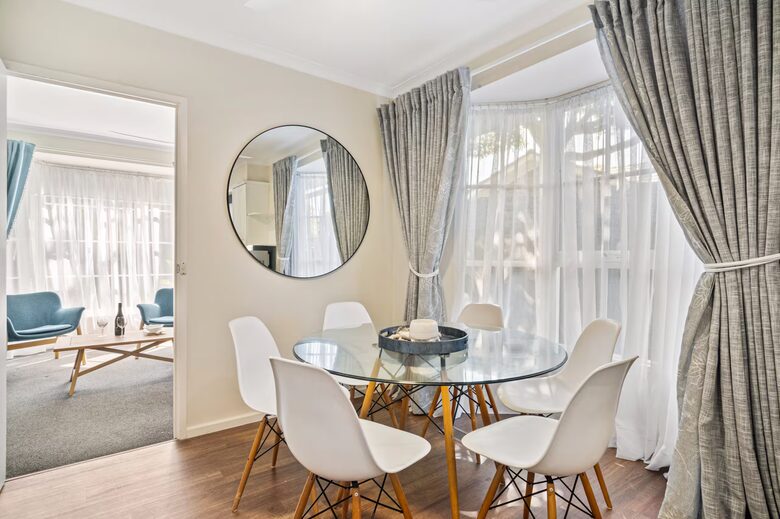 Beaumaris Bayside Home with Fenced Garden and Fireplace - Beaumaris, Australia