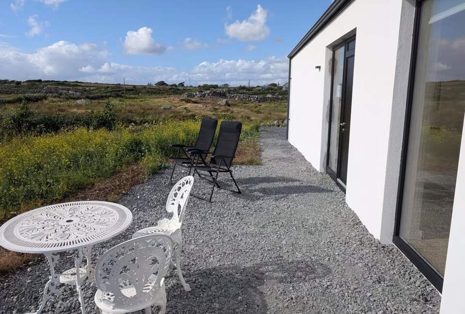 Atlantic Sunrise & Sunset | Private Coastal Home in Connemara - Ballynahown, Ireland