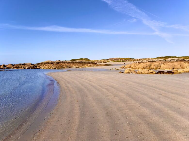 Atlantic Sunrise & Sunset | Private Coastal Home in Connemara - Ballynahown, Ireland