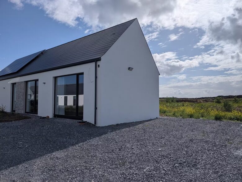 Atlantic Sunrise & Sunset | Private Coastal Home in Connemara - Ballynahown, Ireland