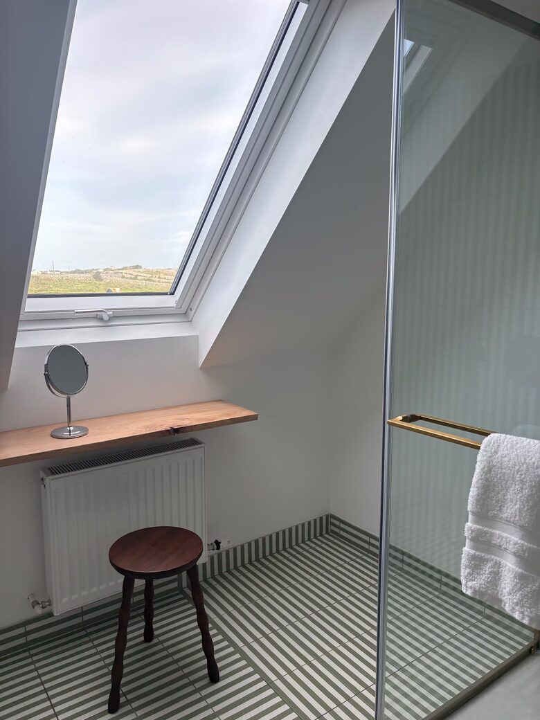 Atlantic Sunrise & Sunset | Private Coastal Home in Connemara - Ballynahown, Ireland