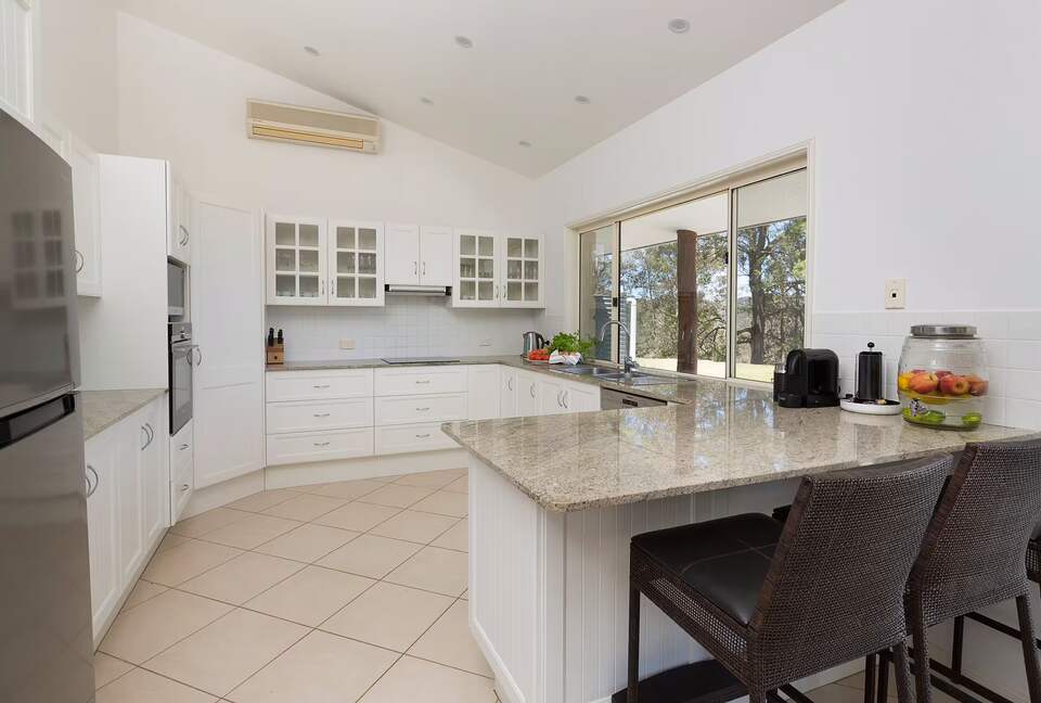 Hunter Valley Hilltop Retreat with Pool and Watagan Range Views - Mount View, Australia