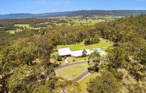 Hunter Valley Hilltop Retreat with Pool and Watagan Range Views - Mount View, Australia