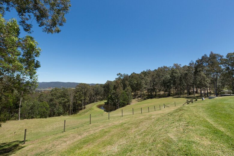 Hunter Valley Hilltop Retreat with Pool and Watagan Range Views - Mount View, Australia