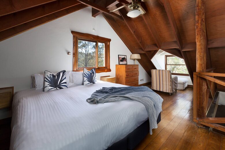 Hunter Valley Hilltop Retreat with Pool and Watagan Range Views - Mount View, Australia