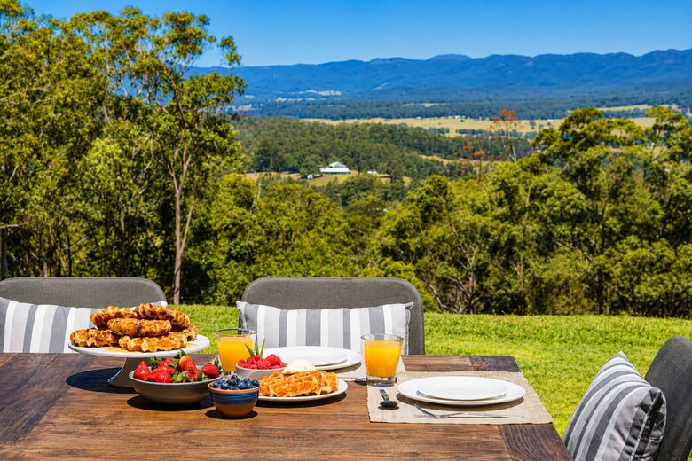Hunter Valley Hilltop Retreat with Pool and Watagan Range Views - Mount View, Australia
