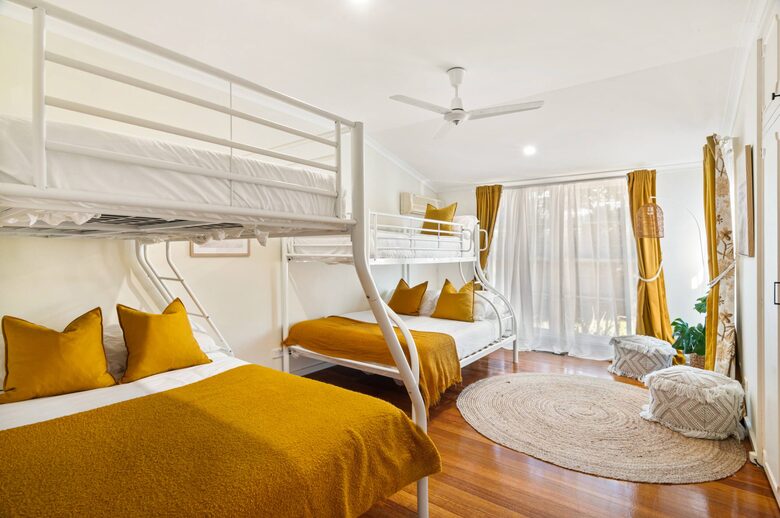 Beaumaris Bayside Home with Fenced Garden and Fireplace - Beaumaris, Australia