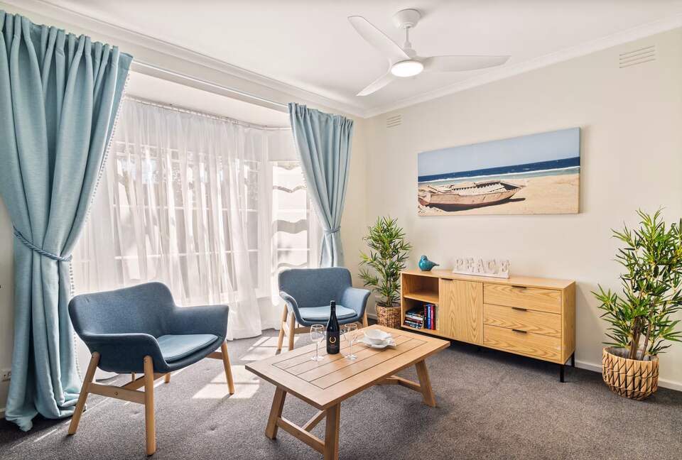 Beaumaris Bayside Home with Fenced Garden and Fireplace - Beaumaris, Australia