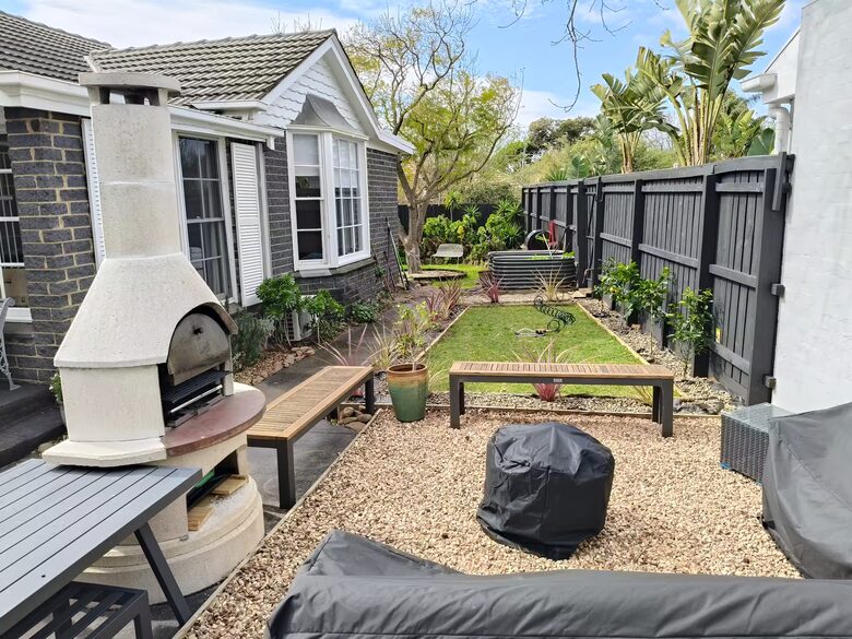 Beaumaris Bayside Home with Fenced Garden and Fireplace - Beaumaris, Australia
