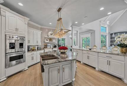 Oklahoma City Area Luxury Estate - Open to Date Requests; Great for OKC area events and OU Games! - Edmond, Oklahoma