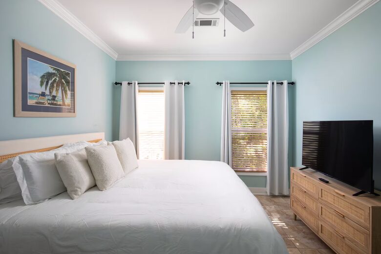 Marathon Waterfront Retreat with Private Dock and Hot Tub - Marathon, Florida
