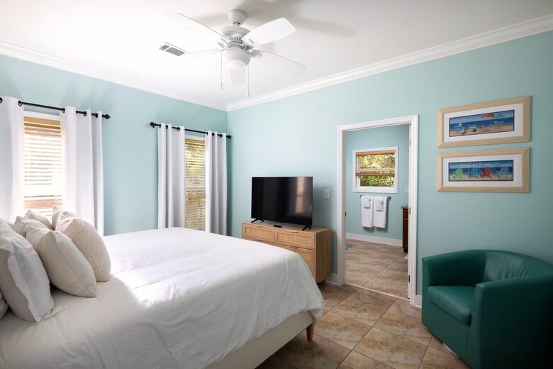 Marathon Waterfront Retreat with Private Dock and Hot Tub - Marathon, Florida