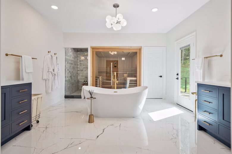 Private 35-Acre Farmhouse Retreat in North Georgia - Hoschton, Georgia