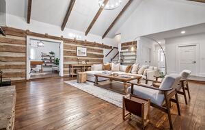 Private 35-Acre Farmhouse Retreat in North Georgia - Hoschton, Georgia