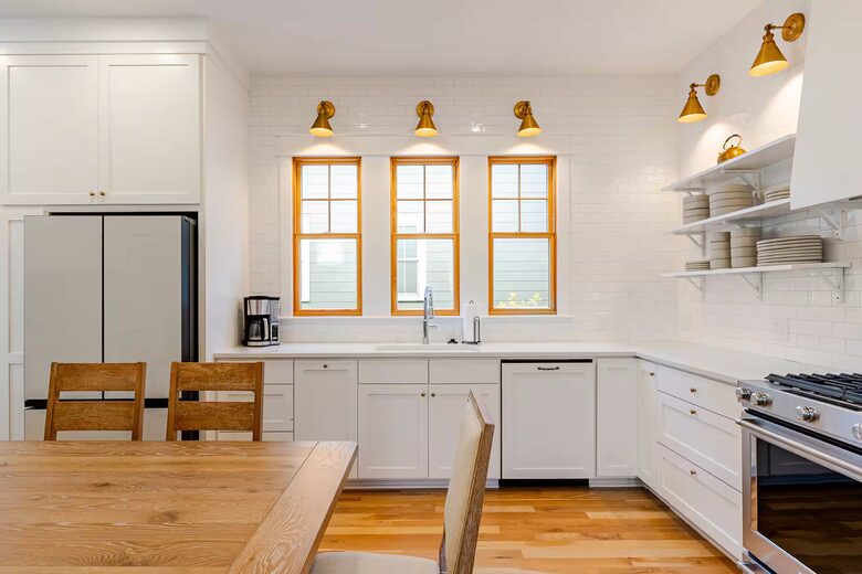 Downtown Fayetteville Cottage with Designer Finishes - Fayetteville, Arkansas