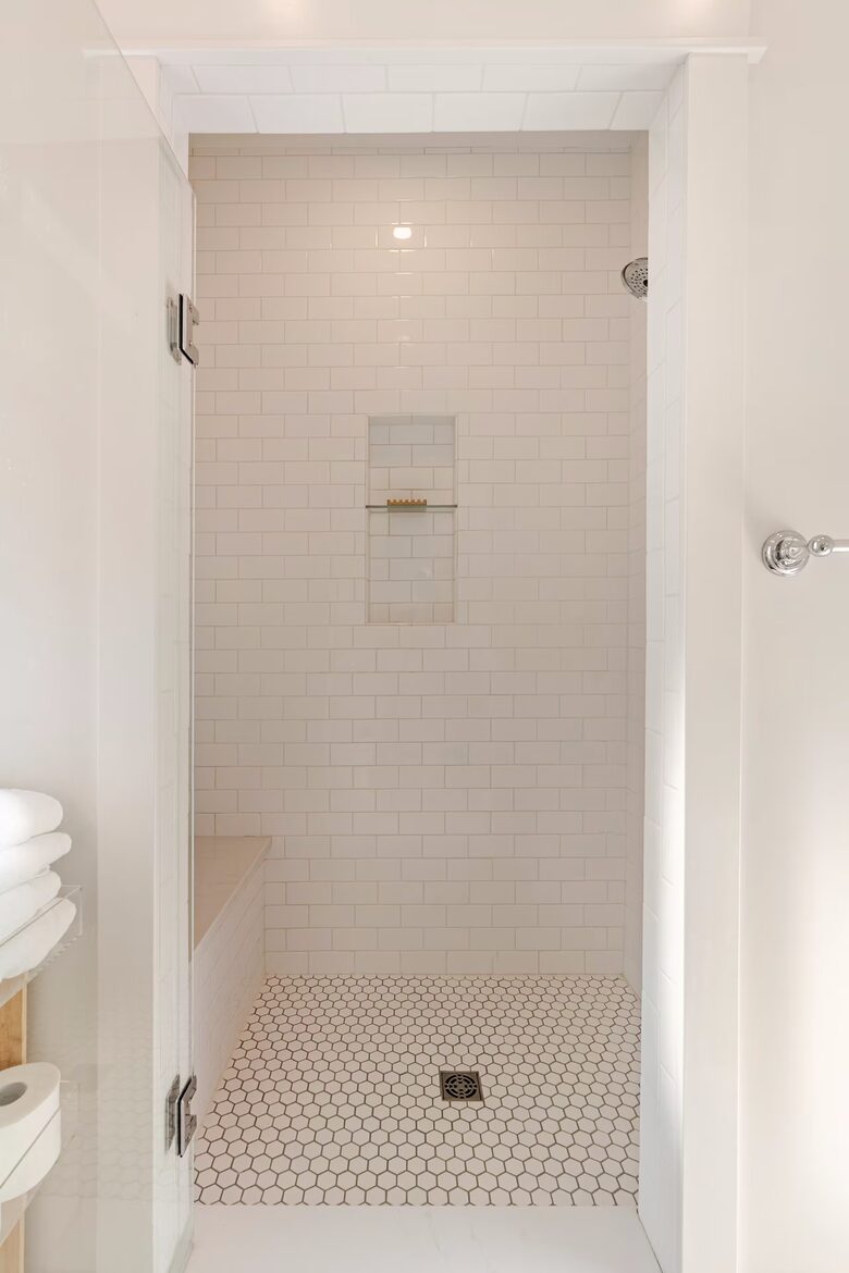 Downtown Fayetteville Cottage with Designer Finishes - Fayetteville, Arkansas