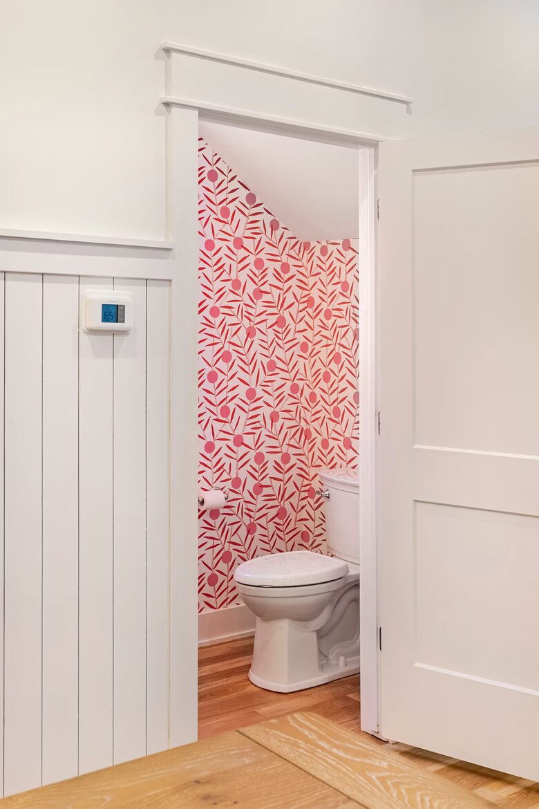 Downtown Fayetteville Cottage with Designer Finishes - Fayetteville, Arkansas