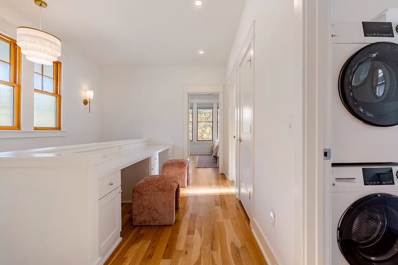 Downtown Fayetteville Cottage with Designer Finishes - Fayetteville, Arkansas