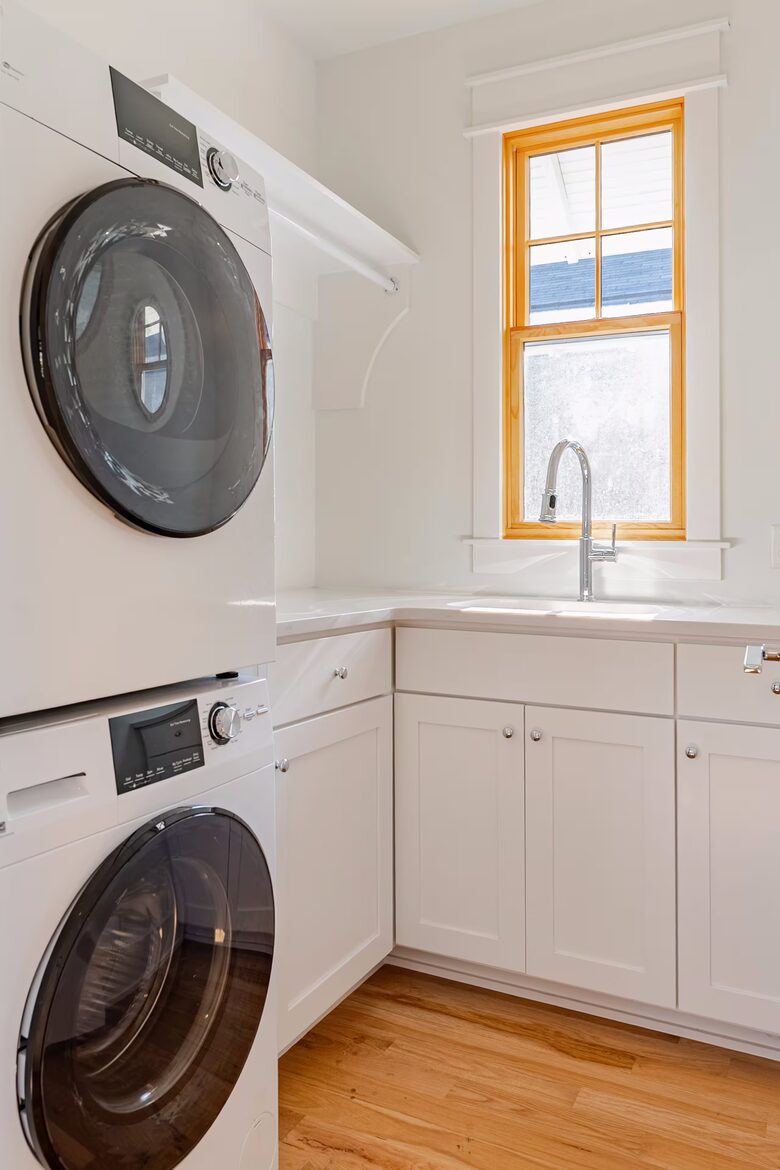 Downtown Fayetteville Cottage with Designer Finishes - Fayetteville, Arkansas
